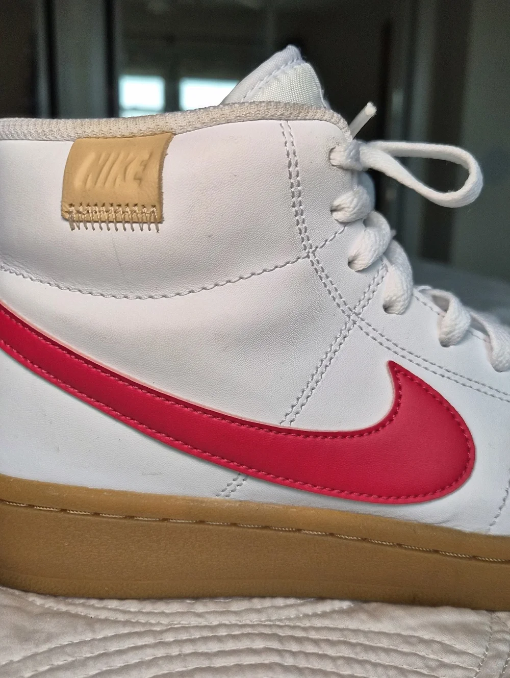 NIKE EUC 2021 Women’s Court Royale 2 Mid 'White Siren Red Gum' Size 8.5